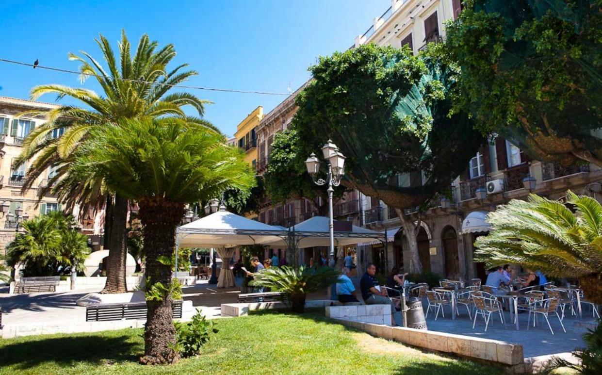 Al Corso Bed and Breakfast Cagliari Buitenkant foto